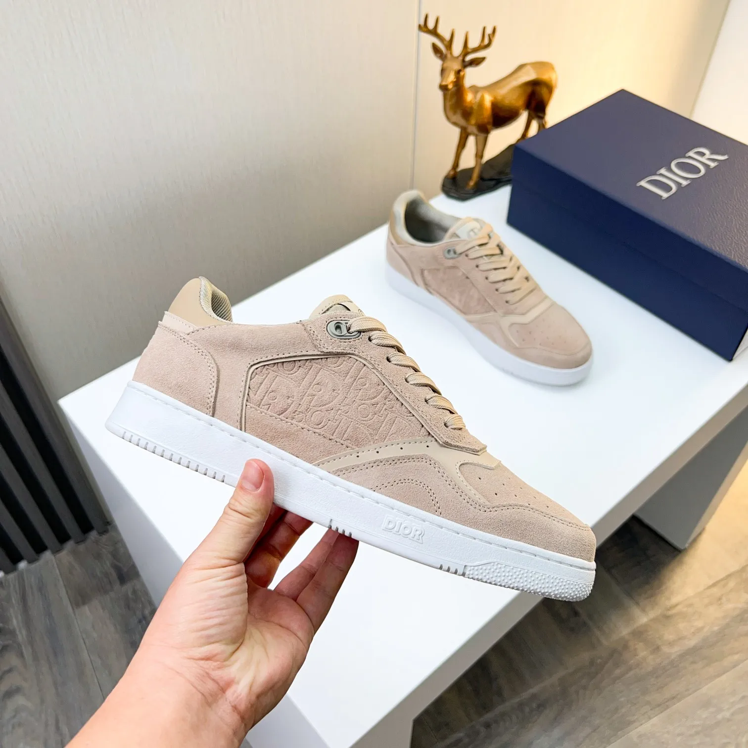 Men's Men's Shoes 💰400 [New] 🦩🦩Dior - Low-top sneakers 2025 spring men's collection new arrivals [Celebrate][Celebrate][Celebrate], reinterpret the basketball shoe design and become a classic Dior item [Strong][Strong][Strong], crafted in black and cream white smooth cowhide with beige suede, leather display on the side The CD logo, tongue, sole and back side are decorated with various distinctive details to enhance the style[666][666], while eyelet details, topstitching and rubber panels highlight the dynamic charm of its athletic style[strong][strong][strong]. It has a two-color rubber sole, which can be matched with various clothing to create a refined look. Size: 38 to 44 (45 can be customized